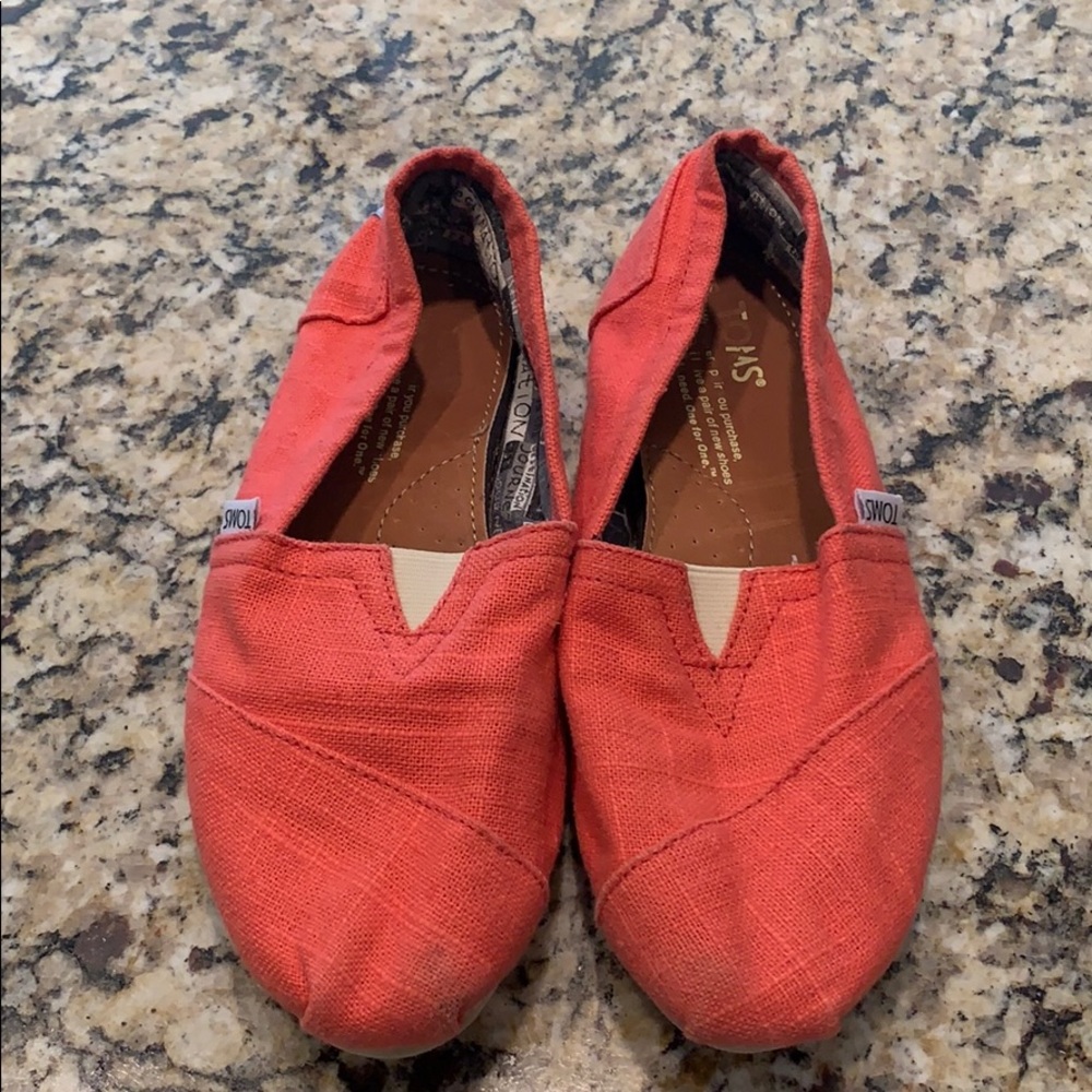 Coral Toms